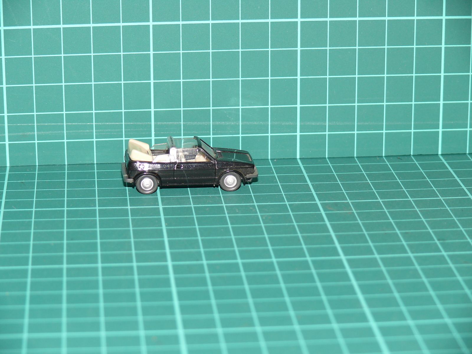 Wiking - Volkswagen Golf I Cabriolet (černá) – H0