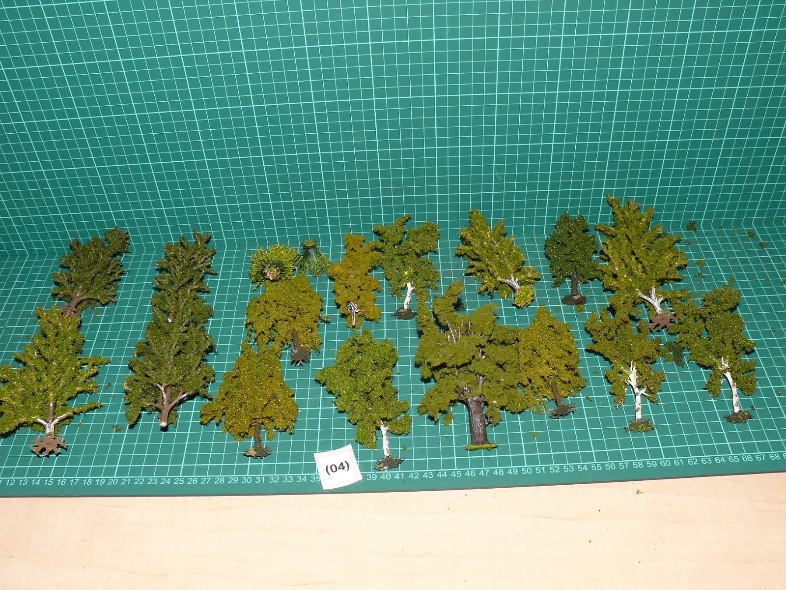 Faller / Busch H0 / TT – Sada modelových stromů, bříz a mohutného dubu (14 ks) – sada č. 04 – H0