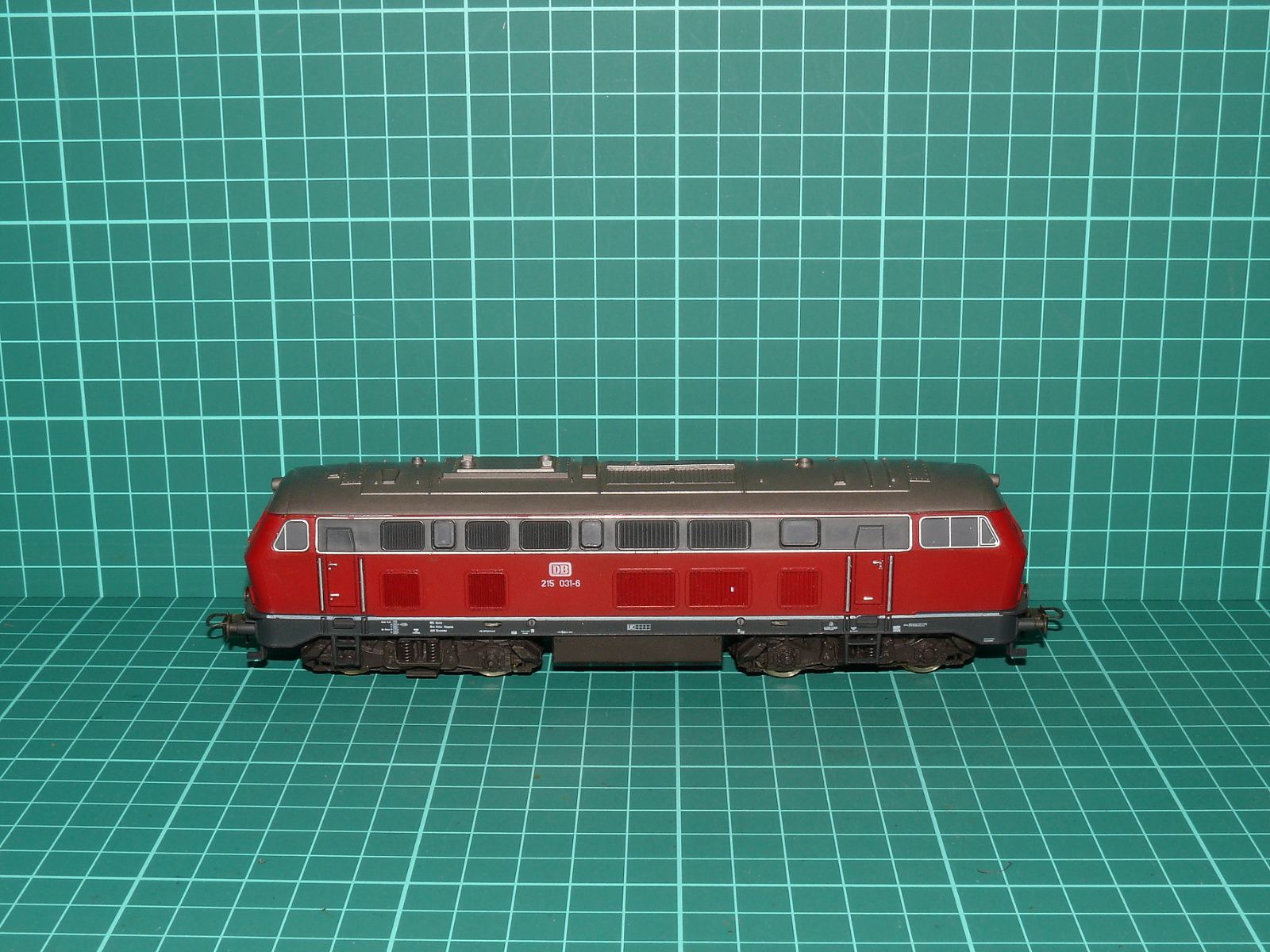 Roco H0 – Dieselová lokomotiva BR 215 031-6 DB – analog DC – H0