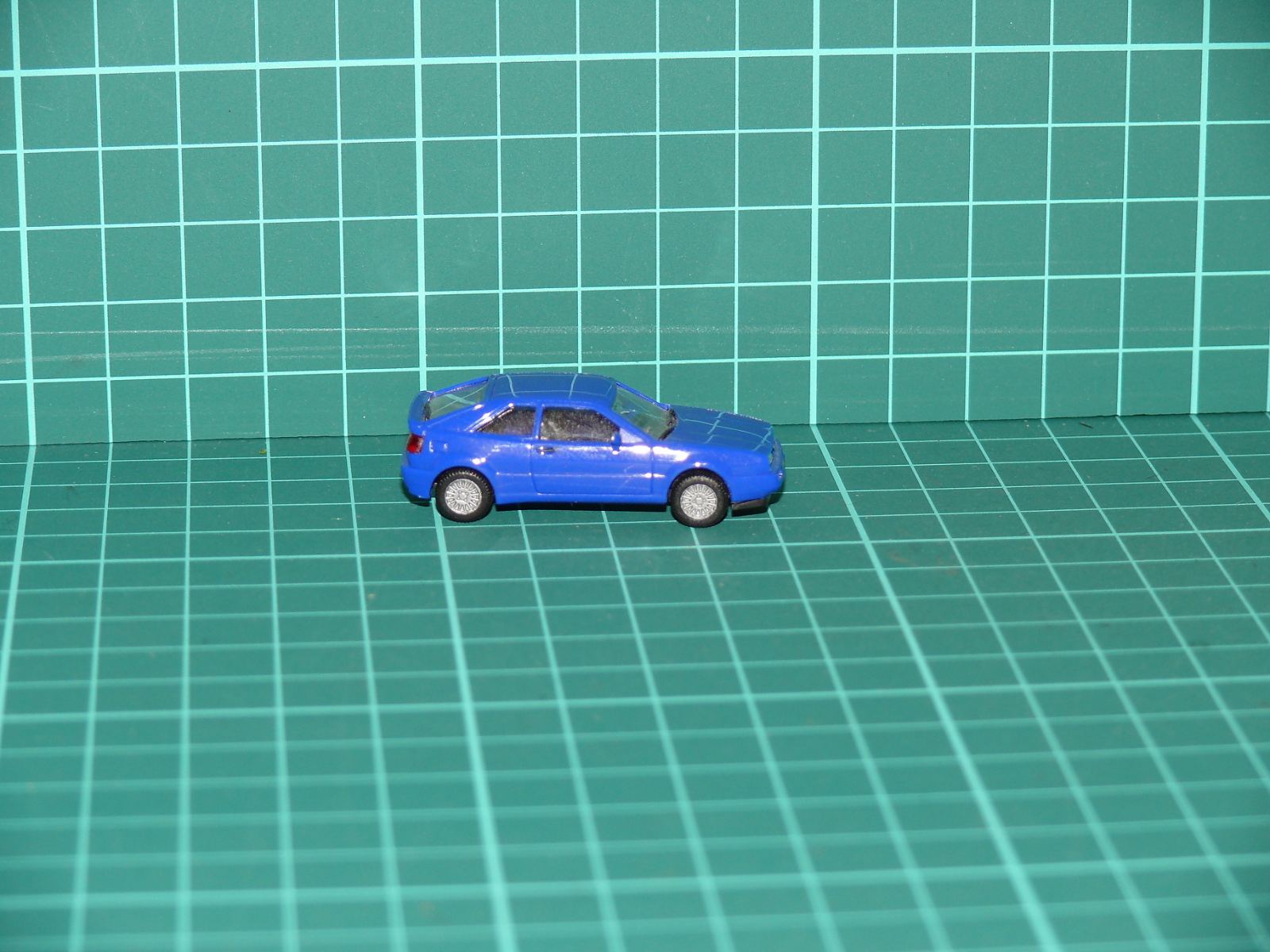 Herpa - Volkswagen Corrado Sportovní kupé (modrá) – H0