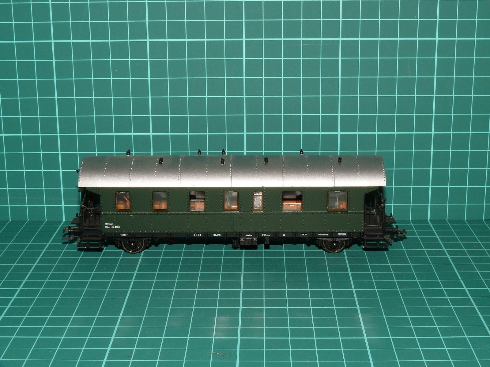 Roco H0 - Dvounápravový osobní vůz typu „Spantenwagen“ Biho 37 400 ÖBB s otevřenými plošinami, zelený (1:87) – H0