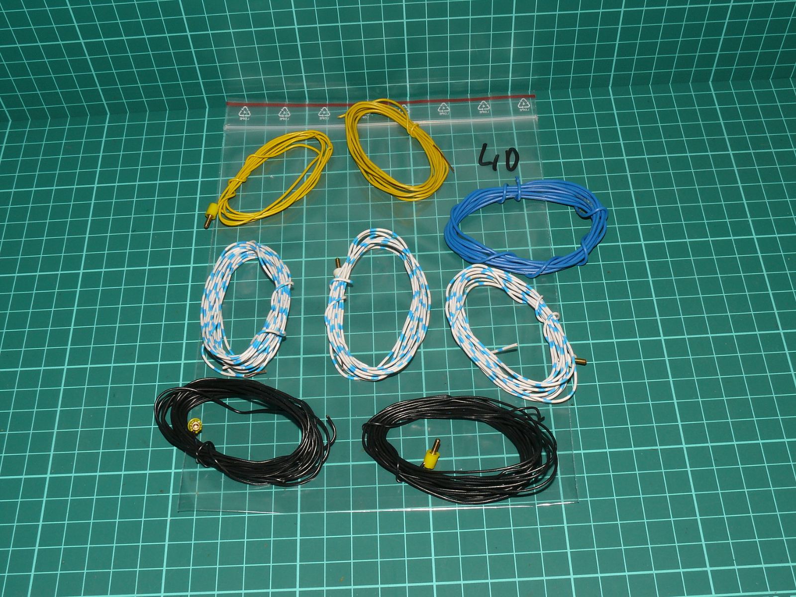 BTTB / Piko / Roco TT/H0/N - Sada 8 svazků modelářských propojovacích vodičů s banánky - sada č. 40 – Napájení