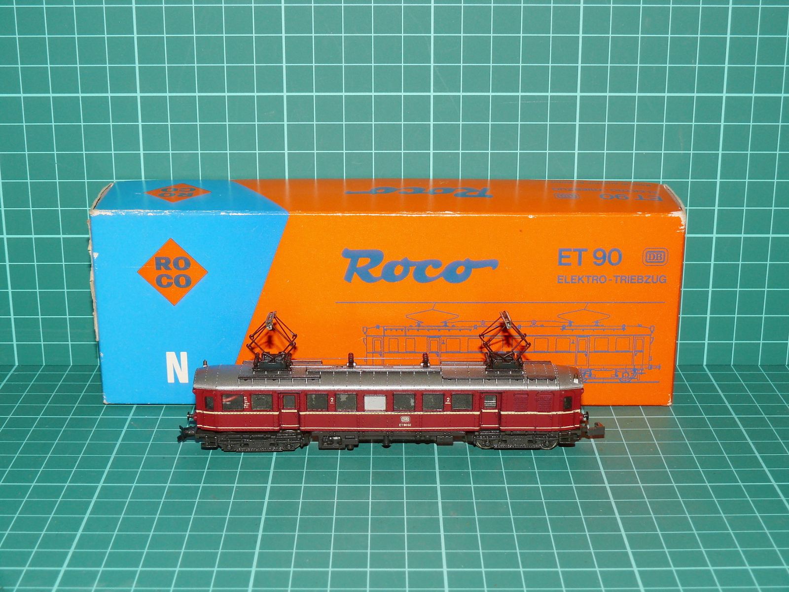 Roco N - Elektrický motorový vůz řady ET 90 (ET 90 02) DB s originální krabičkou, vínový (1:160) - kat. č. 02161 A / 23244 – N