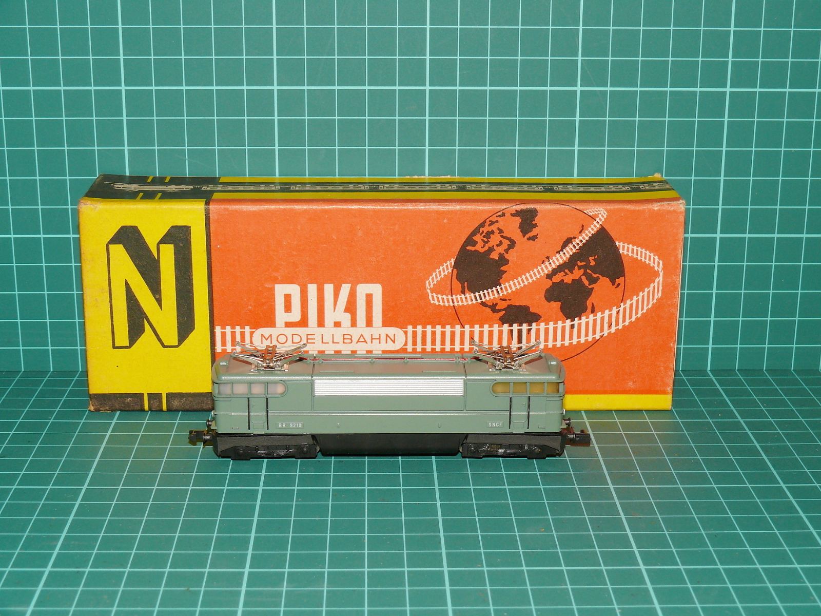 Piko N - Elektrická lokomotiva řady BB 9200 (BB 9210) SNCF s krabičkou, zelená (1:160) - kat. č. 5/4102 – N