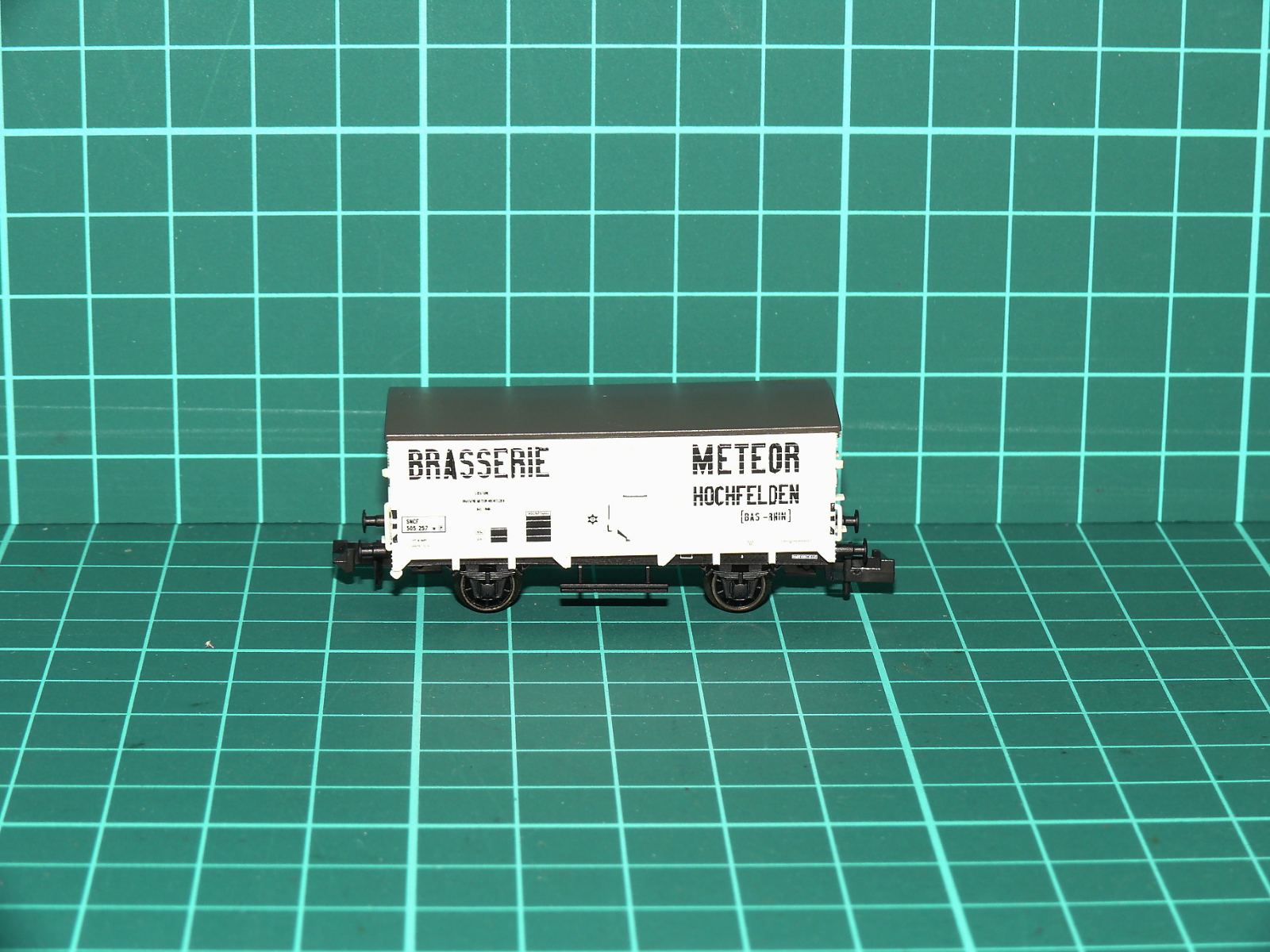 Arnold N - Dvounápravový chladicí / pivovarský vůz „Brasserie Meteor Hochfelden“ SNCF (1:160) – N
