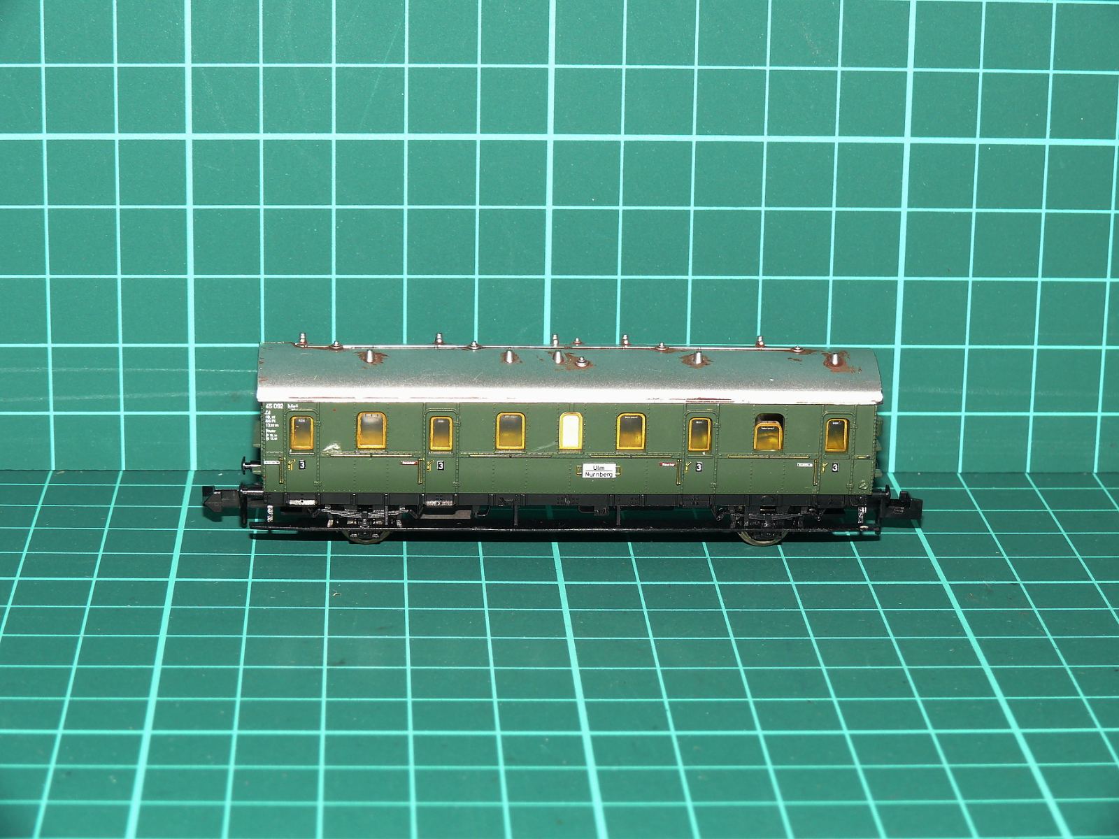 Arnold N - Dvounápravový osobní vůz 3. třídy Ci (45 092 Nür / Ulm-Nürnberg) DRG, zelený (1:160) – N