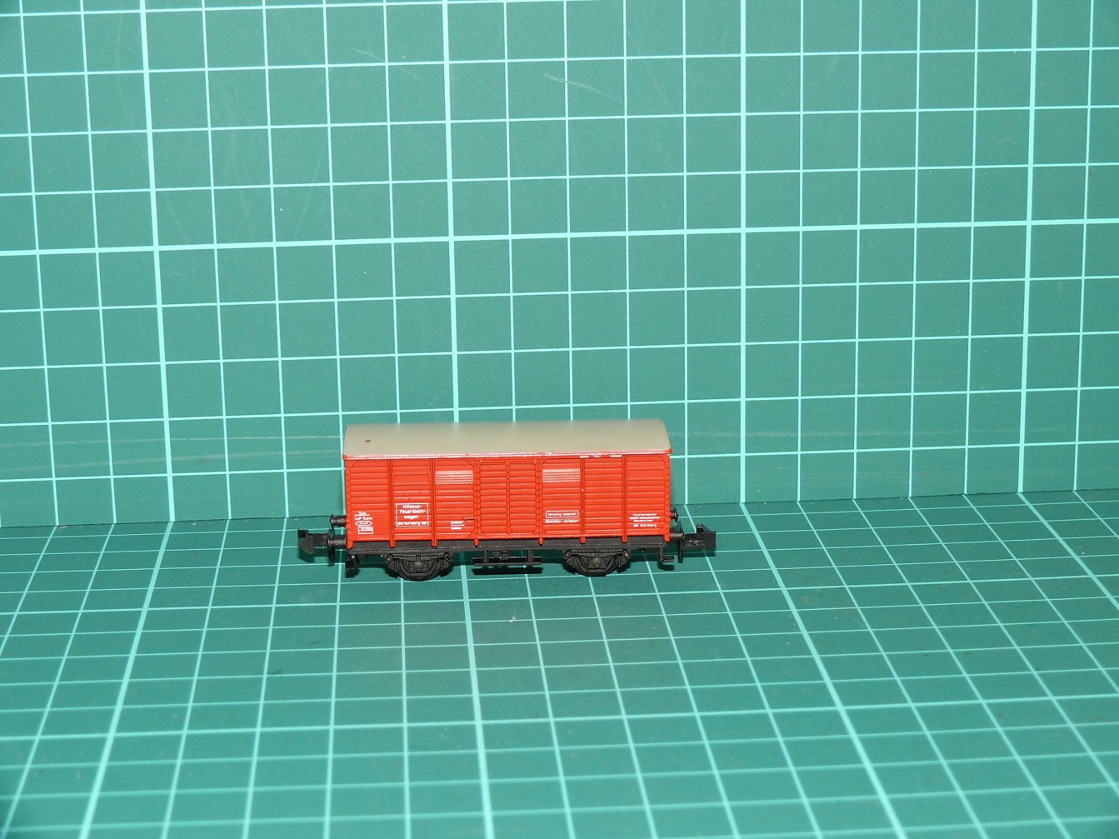 Roco N - Dvounápravový krytý nákladní vůz G 10 DB, hnědočervený (1:160) – N