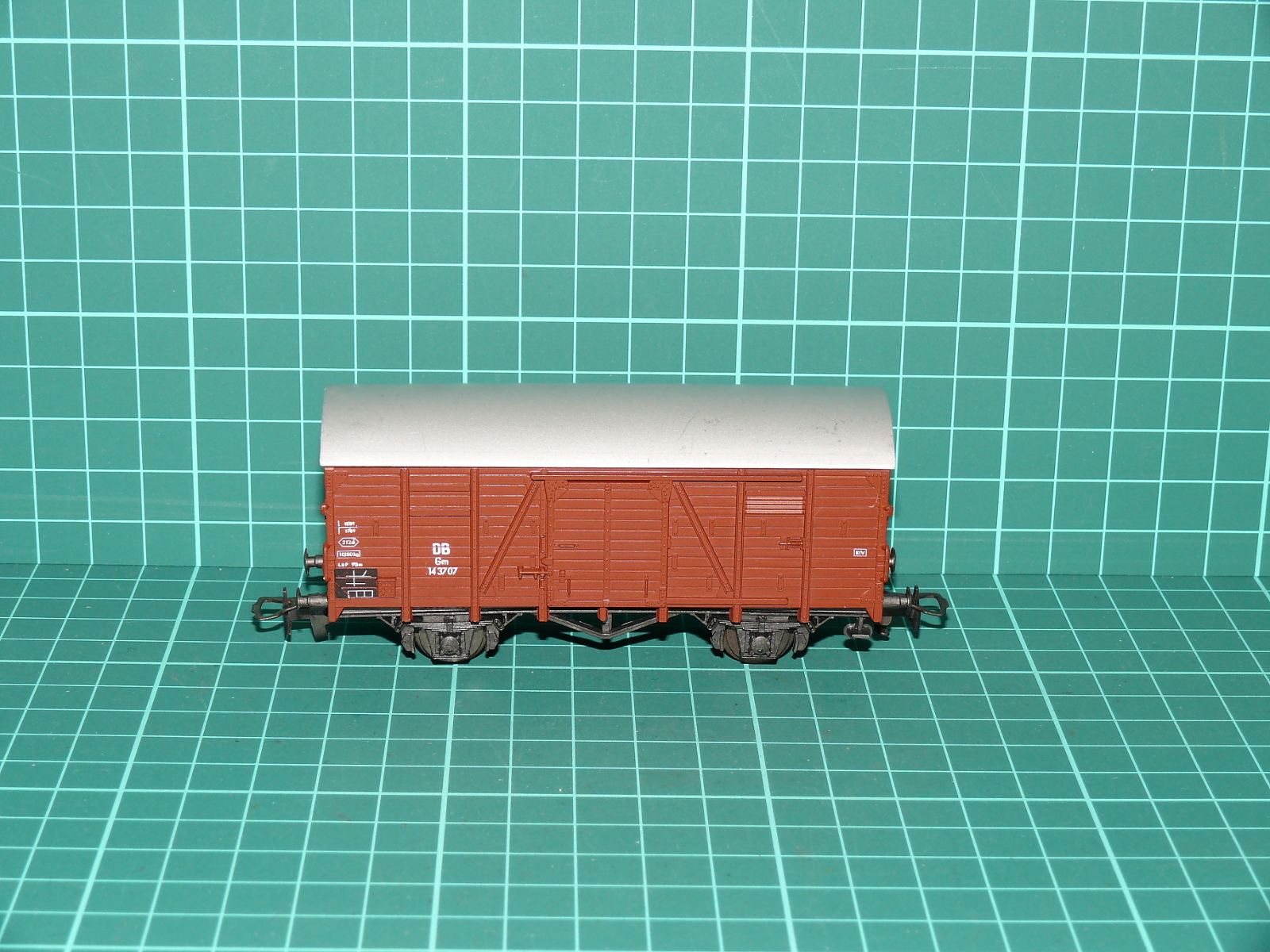 Röwa / Roco H0 - Dvounápravový krytý nákladní vůz Gm (14 3707) DB, hnědočervený (1:87) – H0