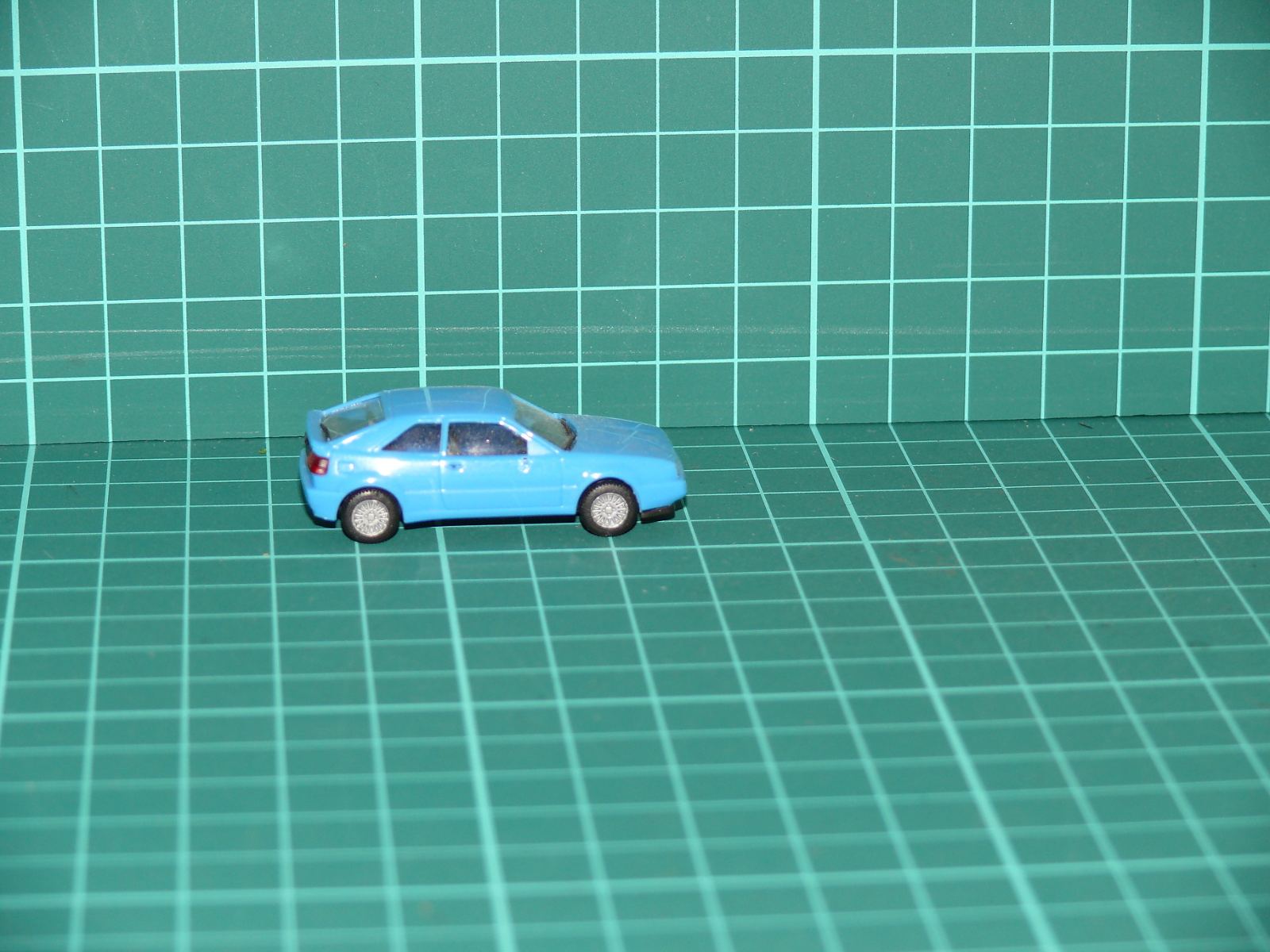 Herpa - Volkswagen Corrado Sportovní kupé (světle modrá) – H0