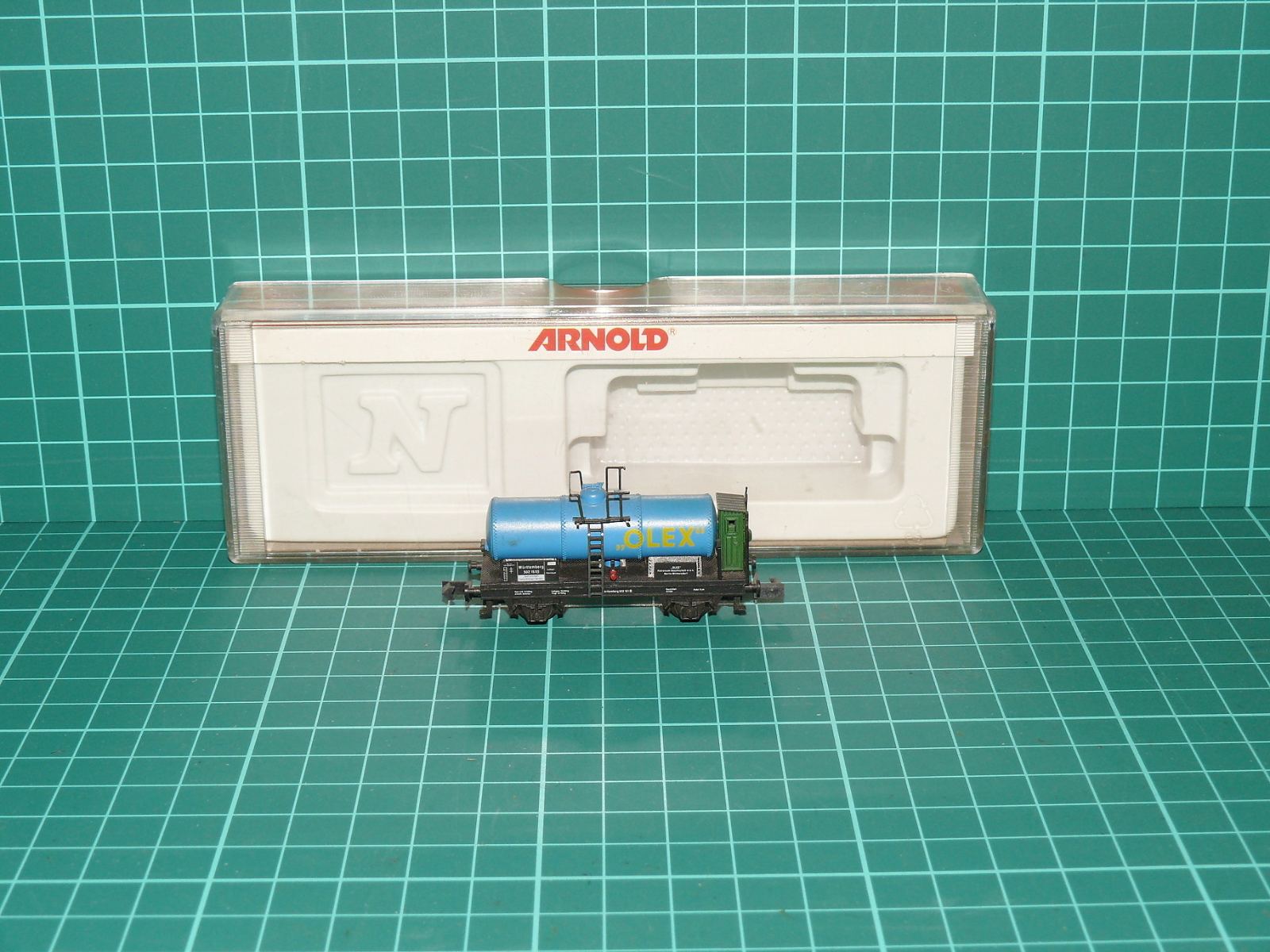 Arnold N 4524 - Dvounápravový cisternový vůz s brzdařskou budkou „OLEX“ DRG s krabičkou (1:160) – N