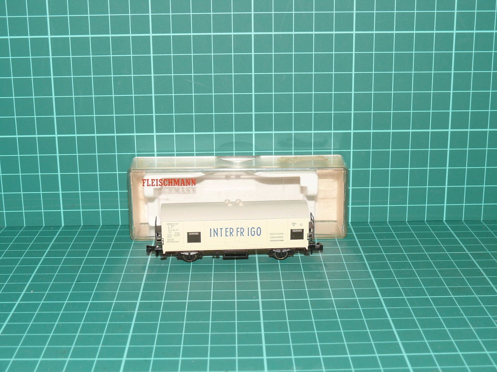 Fleischmann N 8321 - Dvounápravový chladicí vůz „INTERFRIGO“ DB s krabičkou (1:160) – N