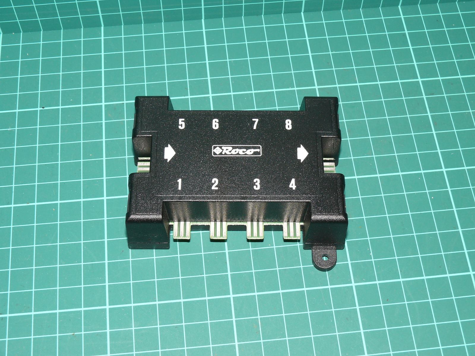 Roco H0 / TT / N 10775 - 8násobný DCC dekodér pro výhybky a příslušenství – H0