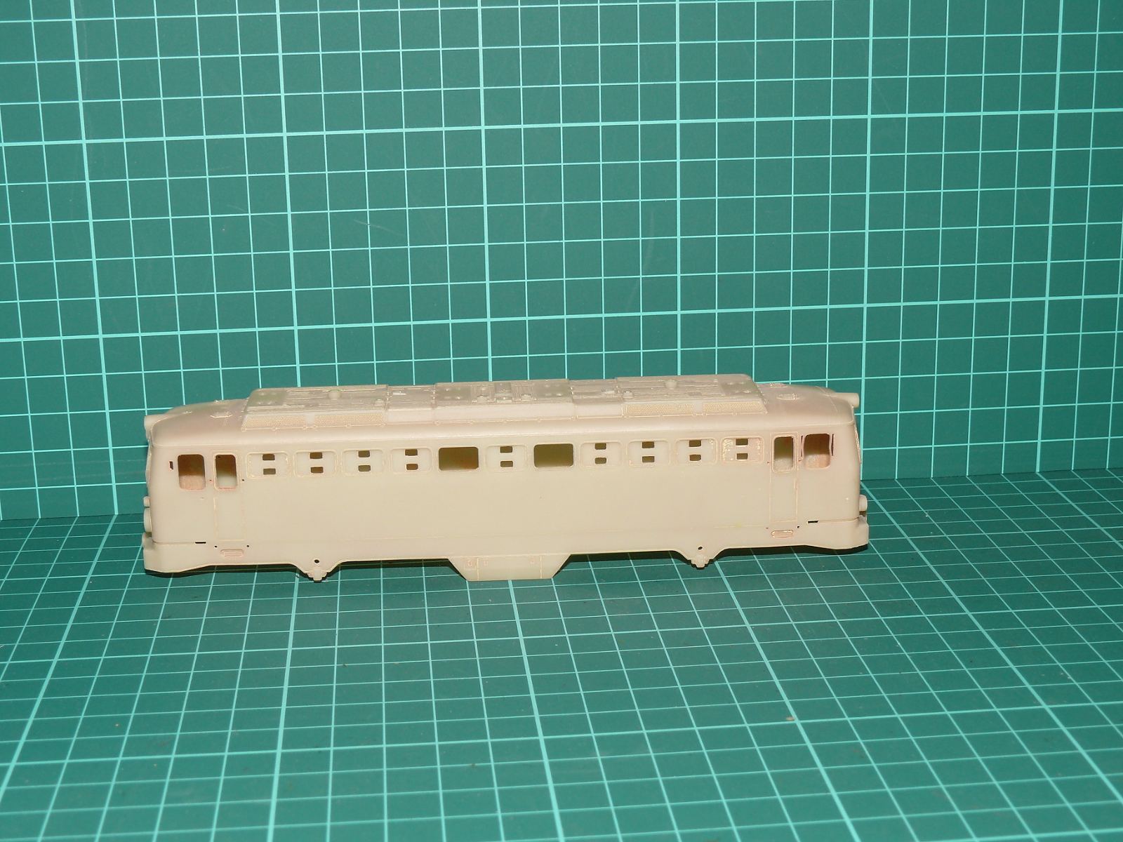Odlitek karoserie elektrické lokomotivy řady E 499.0 / 140 „Bobina“ ČSD - TT / H0 na stavbu – H0