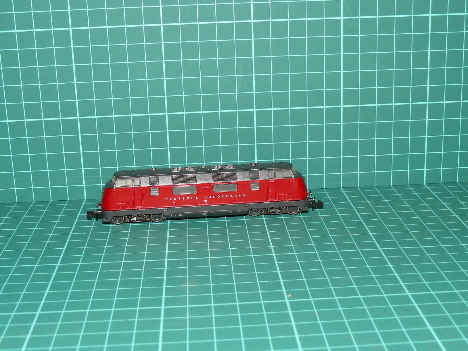 Roco N 02158A / 23215 - Motorová dieselová lokomotiva V 200 035 DB „Deutsche Bundesbahn“ (1:160) – N