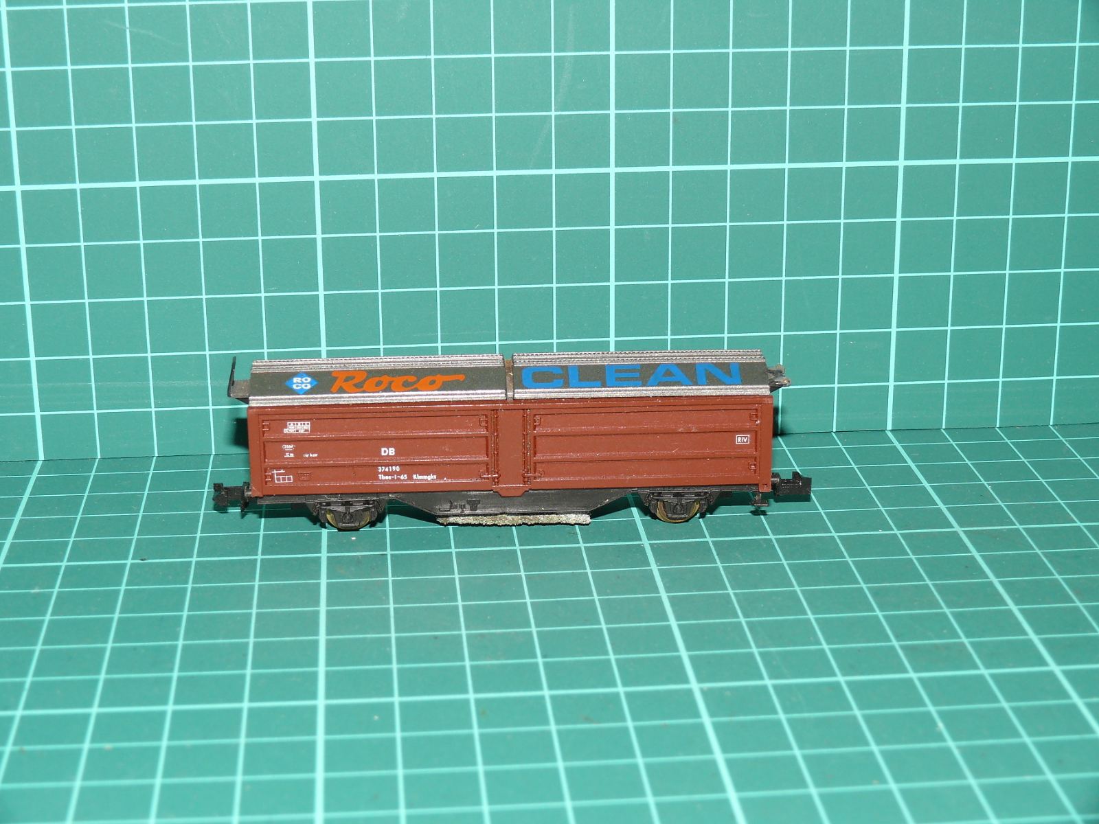 Roco N 25091 - Kolejový čisticí vůz „ROCO CLEAN“ DB s posuvnou střechou Kmmgks (1:160) – N