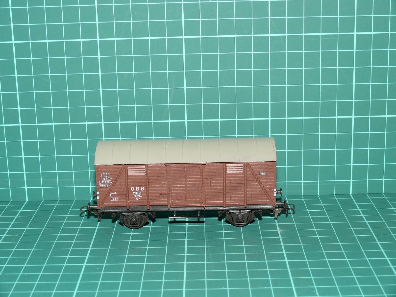 Kleinbahn H0 310 - Dvounápravový krytý nákladní vůz „Villach“ ÖBB (1:87) – H0