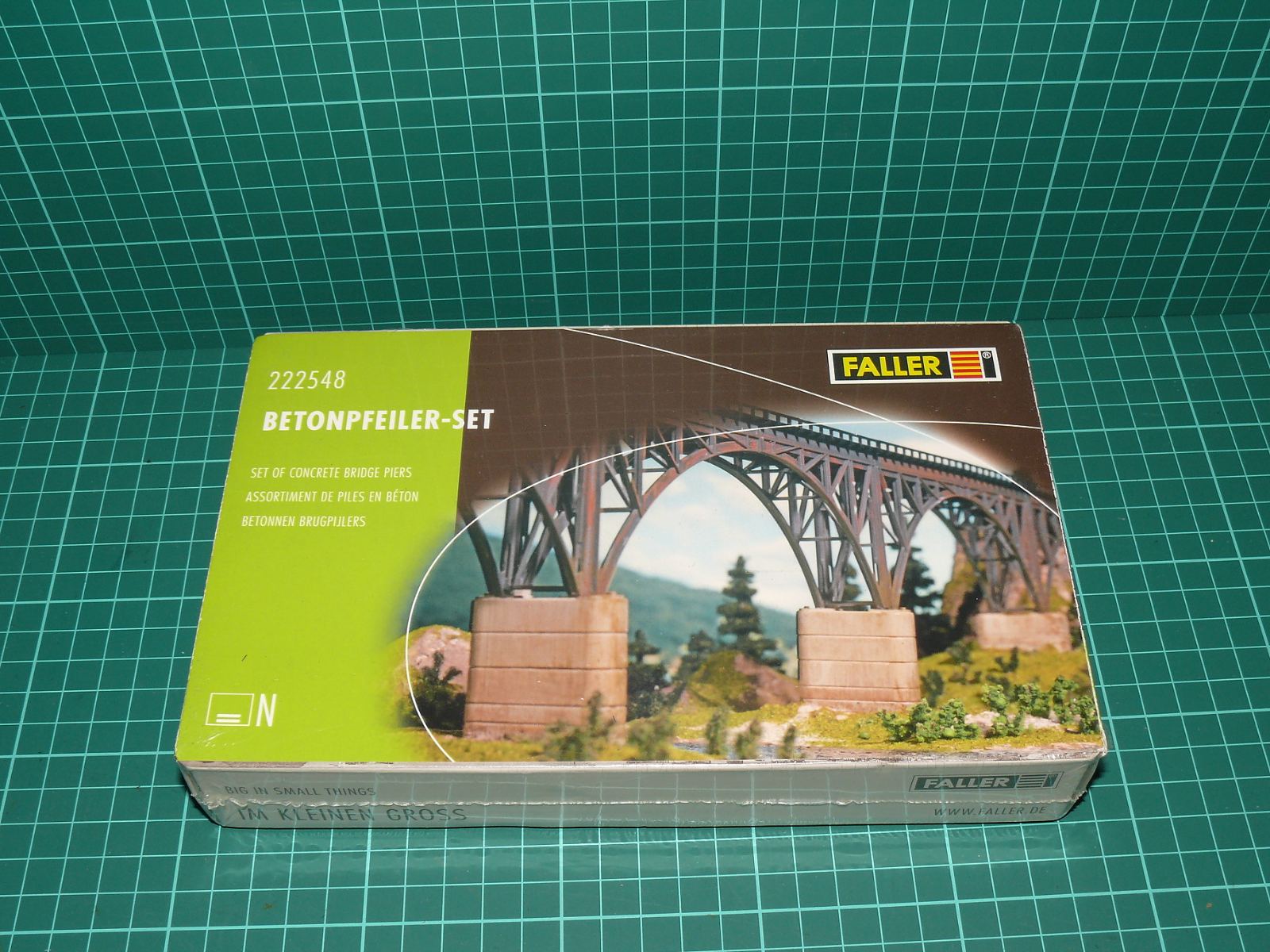 Faller N 222548 - Sada betonových mostních pilířů (Betonpfeiler-Set) - nová stavebnice ve fólii – N