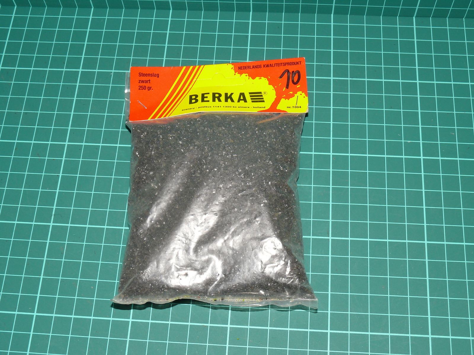 Berka 7004 – Modelářský černý štěrk / uhlí / drcené kamenivo (Steenslag zwart 250 g) – Ostatní