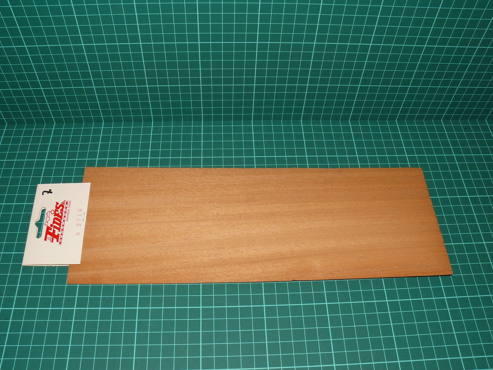 FIDES Montreux Suisse No. 9710 – Přírodní dřevěná dýha pro modelářství a dioráma (kus č. 4) – Ostatní