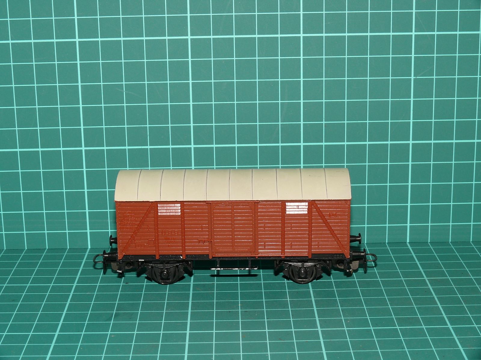 Kleinbahn H0 310 – Dvounápravový krytý nákladní vůz ÖBB (Ep. III) – H0