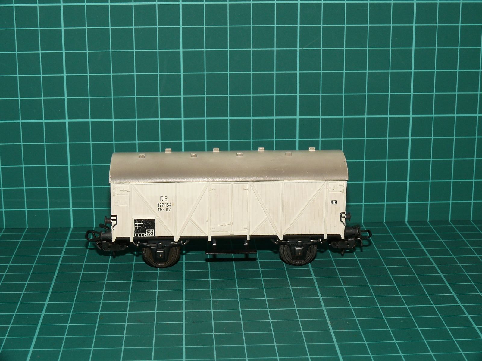 Märklin H0 4413 – Dvounápravový chladicí / krytý nákladní vůz Tko 02 DB (Ep. III) – H0