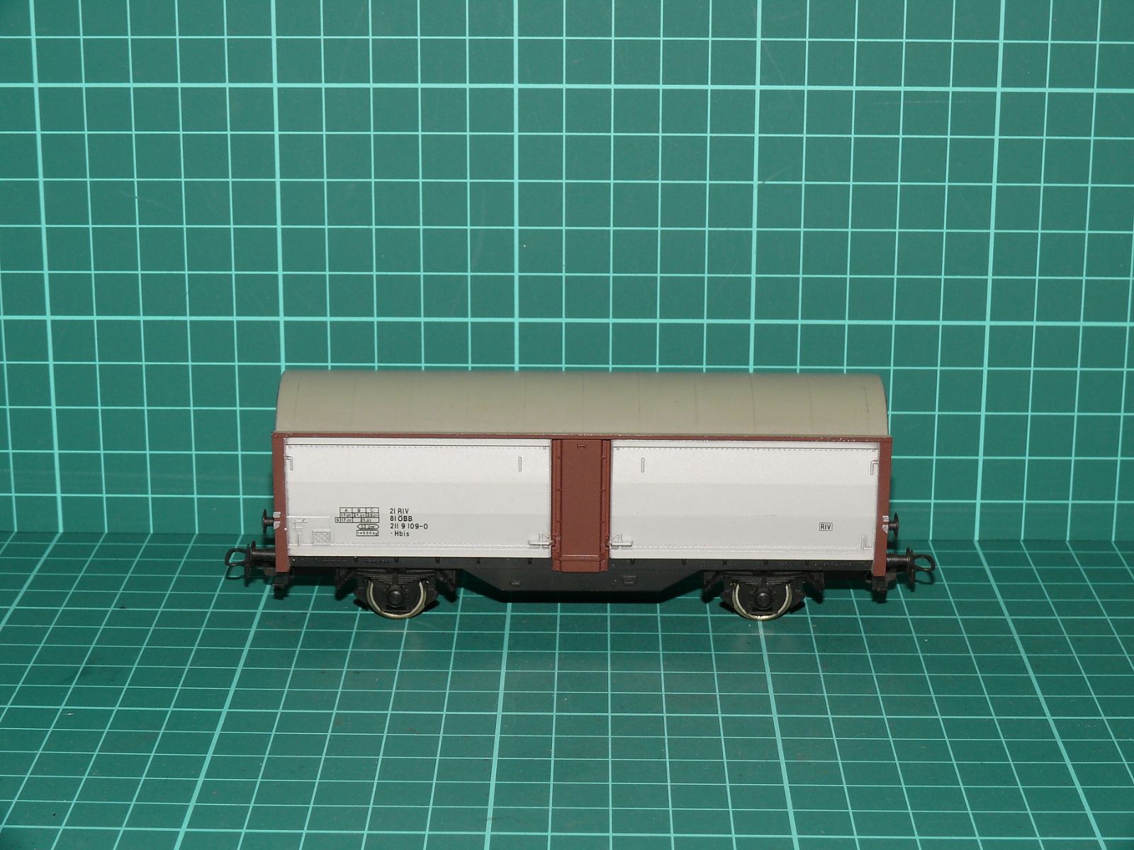 Kleinbahn H0 342 – Dvounápravový posuvnostěnný vůz Hbis ÖBB (Ep. IV) – H0