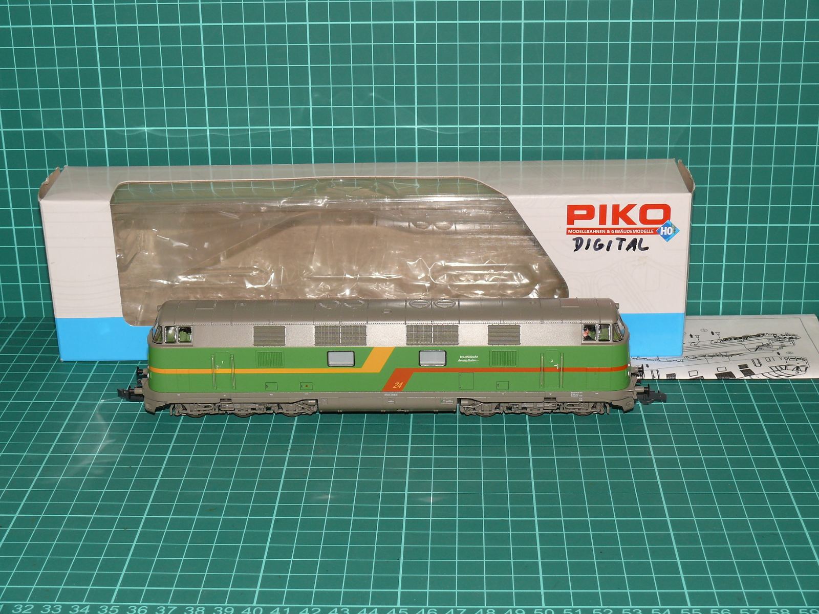 PIKO H0 59586 – Těžká dieselová lokomotiva V 200 (WAB 24 / Taigatrommel) WAB DIGITAL + krabička – H0