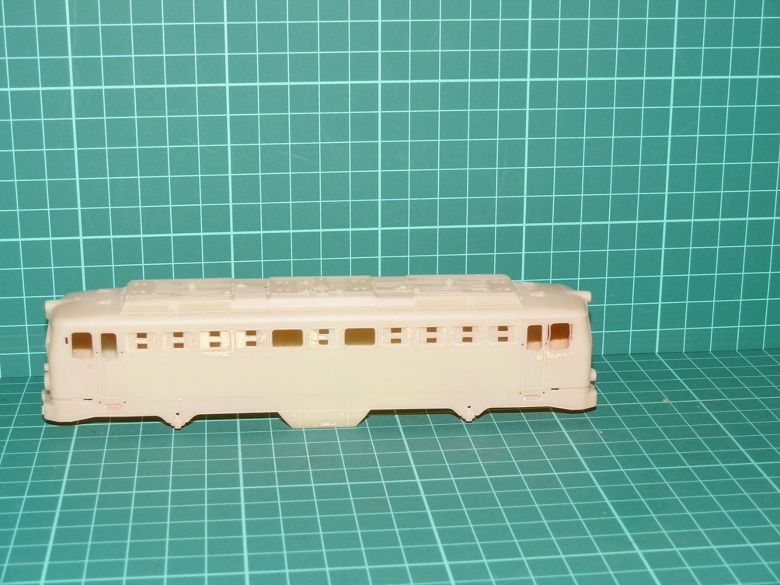 H0 – Odlitek karoserie elektrické lokomotivy řady E499.0 / 140 "Bobina" ČSD na stavbu – H0