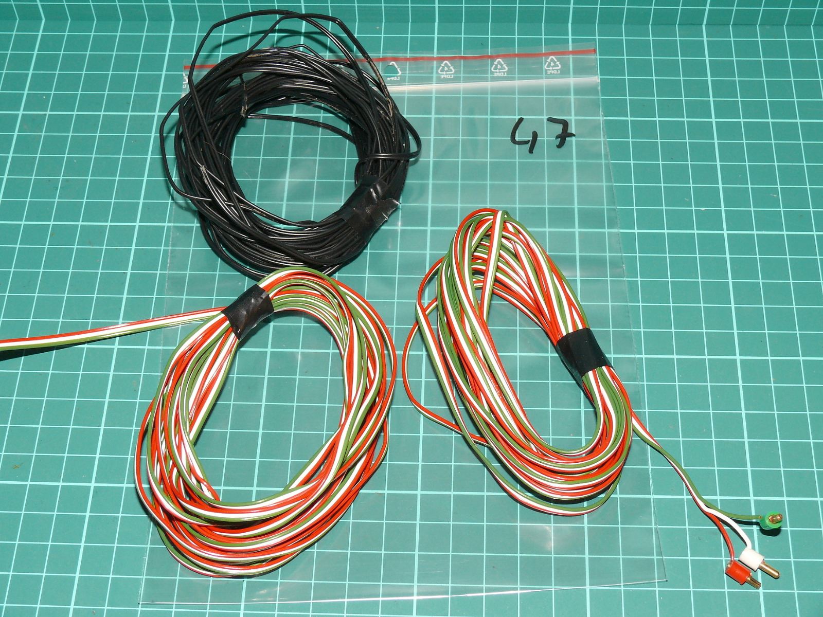 H0/TT/N – Sada modelářské kabeláže (2x třížilový ovládací kabel + černý vodič) (47) – Napájení
