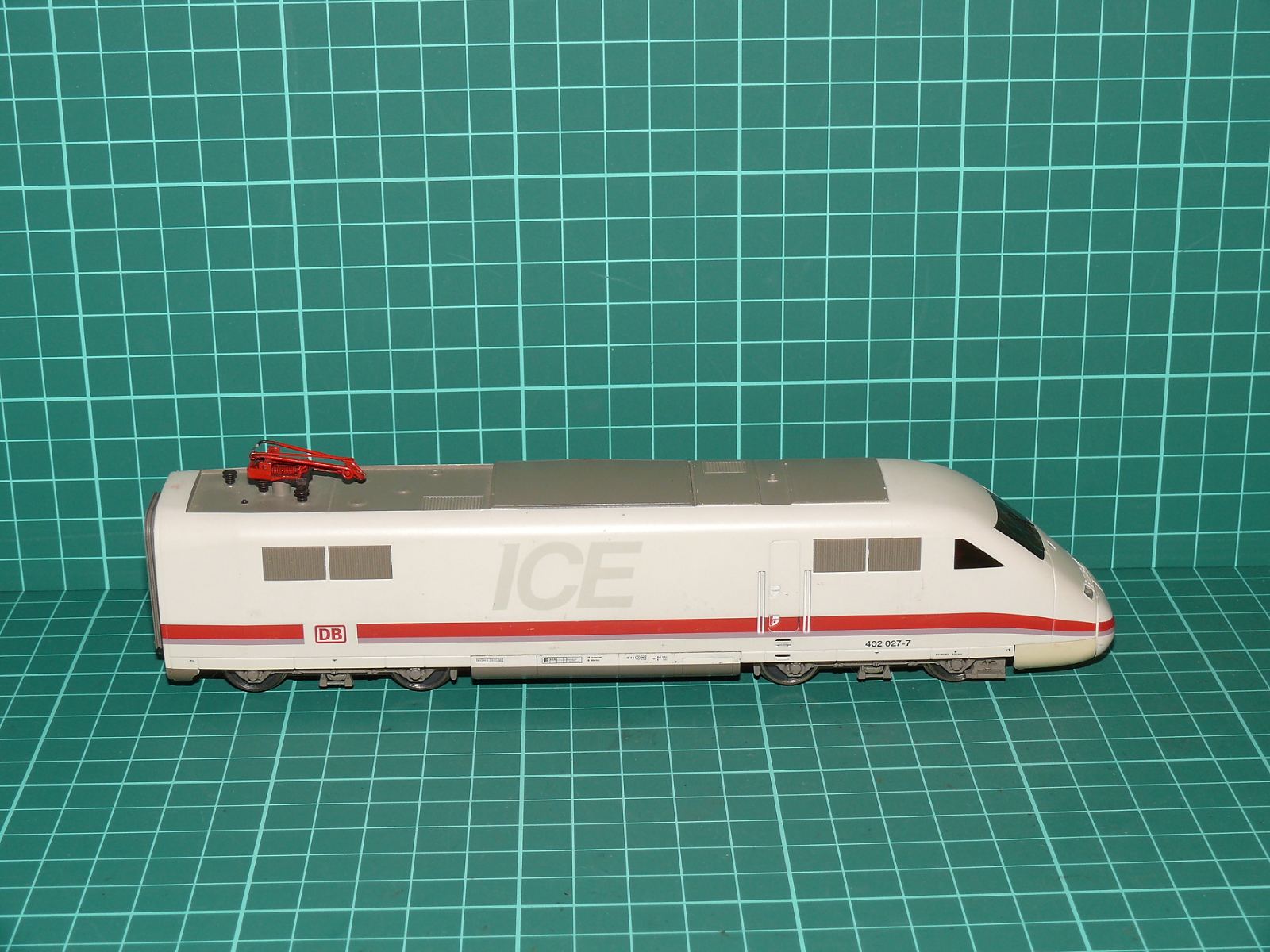 Roco H0 – Čelní motorový vůz ICE 2 řady 402 027-7 DB AG (Analog DC) – H0