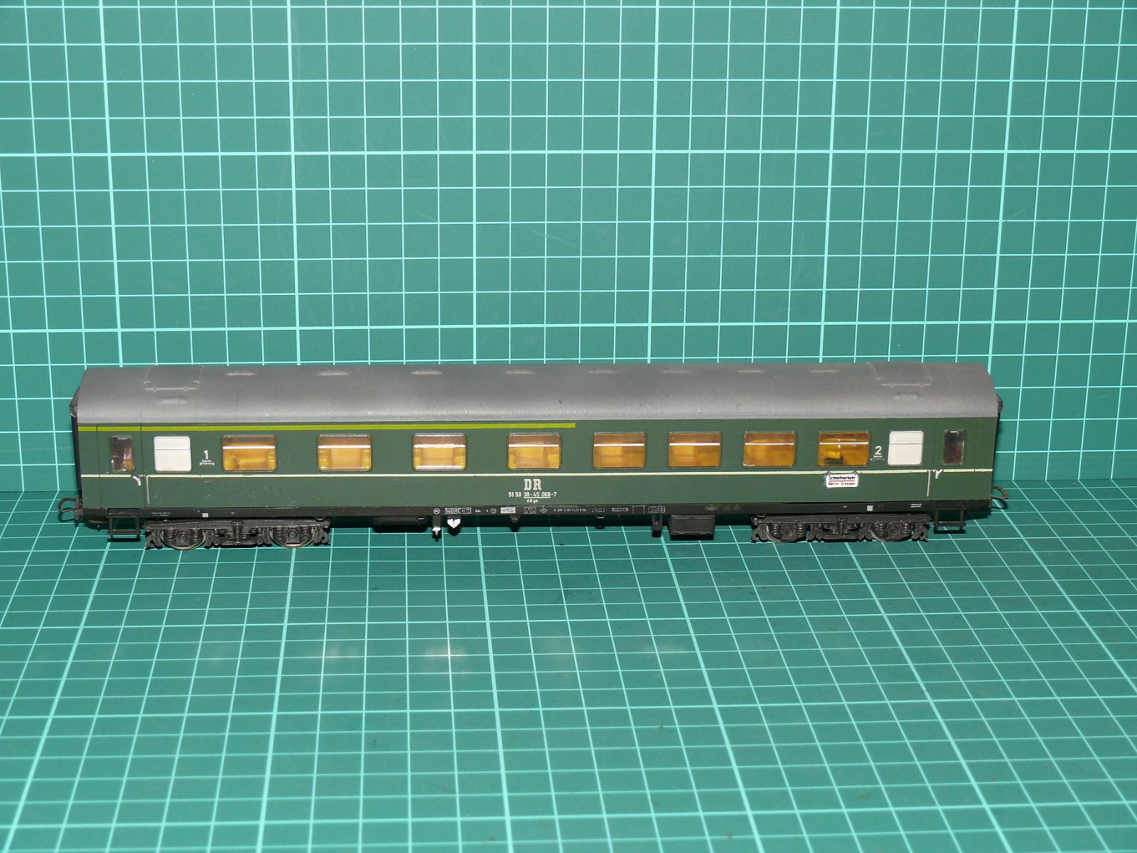 PIKO / Sachsenmodelle H0 – Čtyřnápravový rychlíkový vůz 1./2. třídy ABme DR (Typ Y/B 70, Ep. IV) – H0