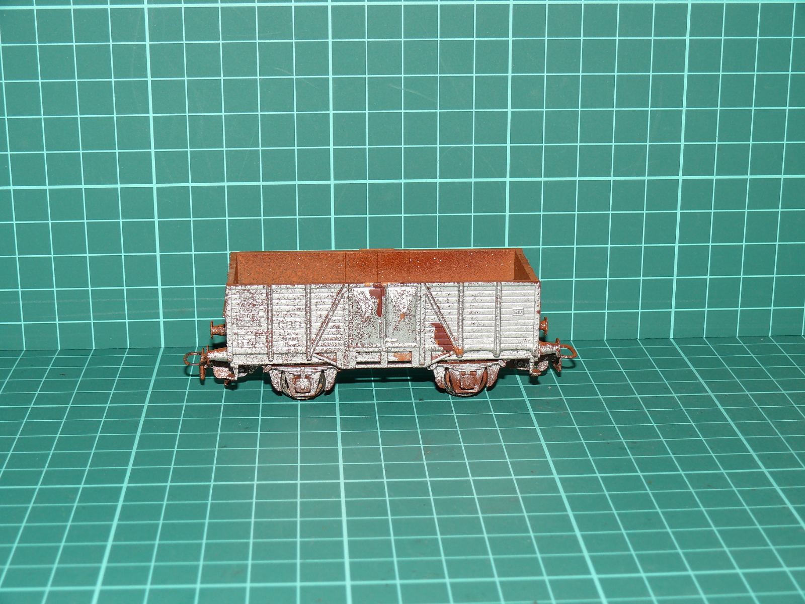 Kleinbahn H0 – Dvounápravový otevřený nákladní vůz ÖBB (Patinovaný / Na přestavbu) – H0