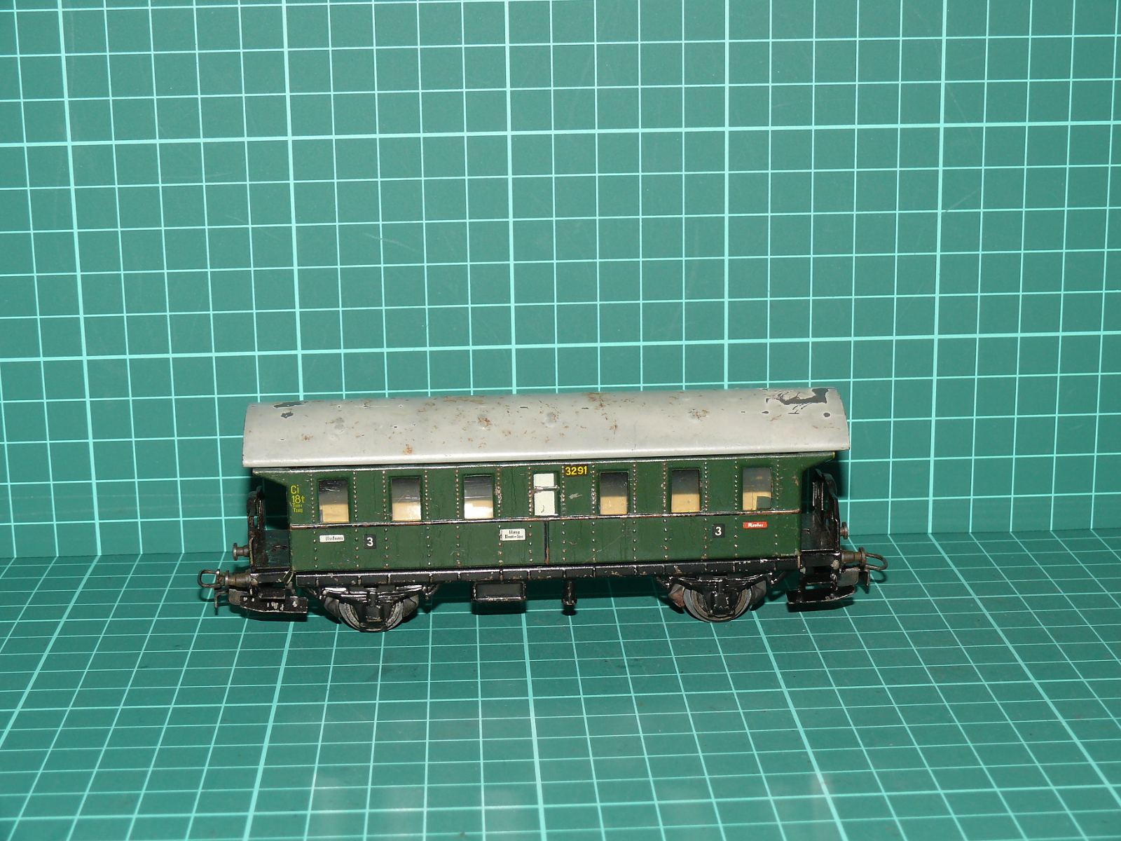 Märklin H0 – Dvounápravový osobní vůz Ci 3291 (3. třída, celokovový / plech) – H0