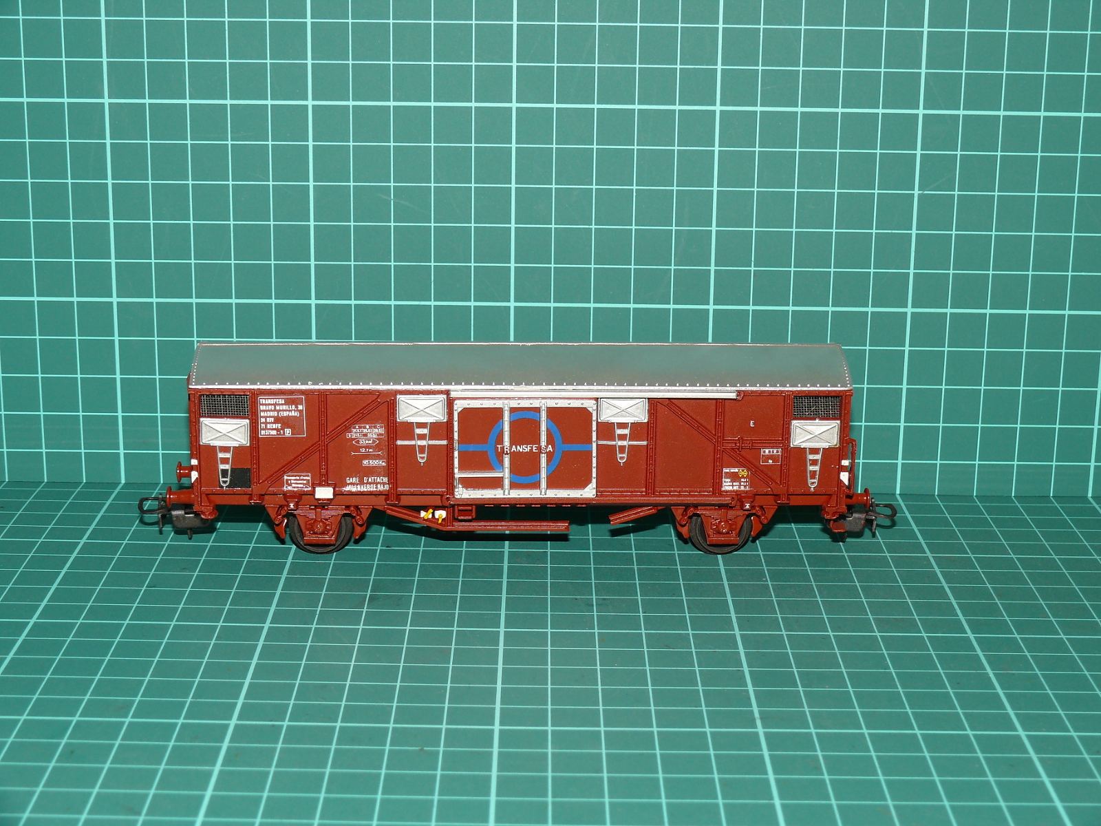 Electrotren H0 – Dvounápravový krytý chladicí / ovocný vůz TRANSFESA RENFE – H0