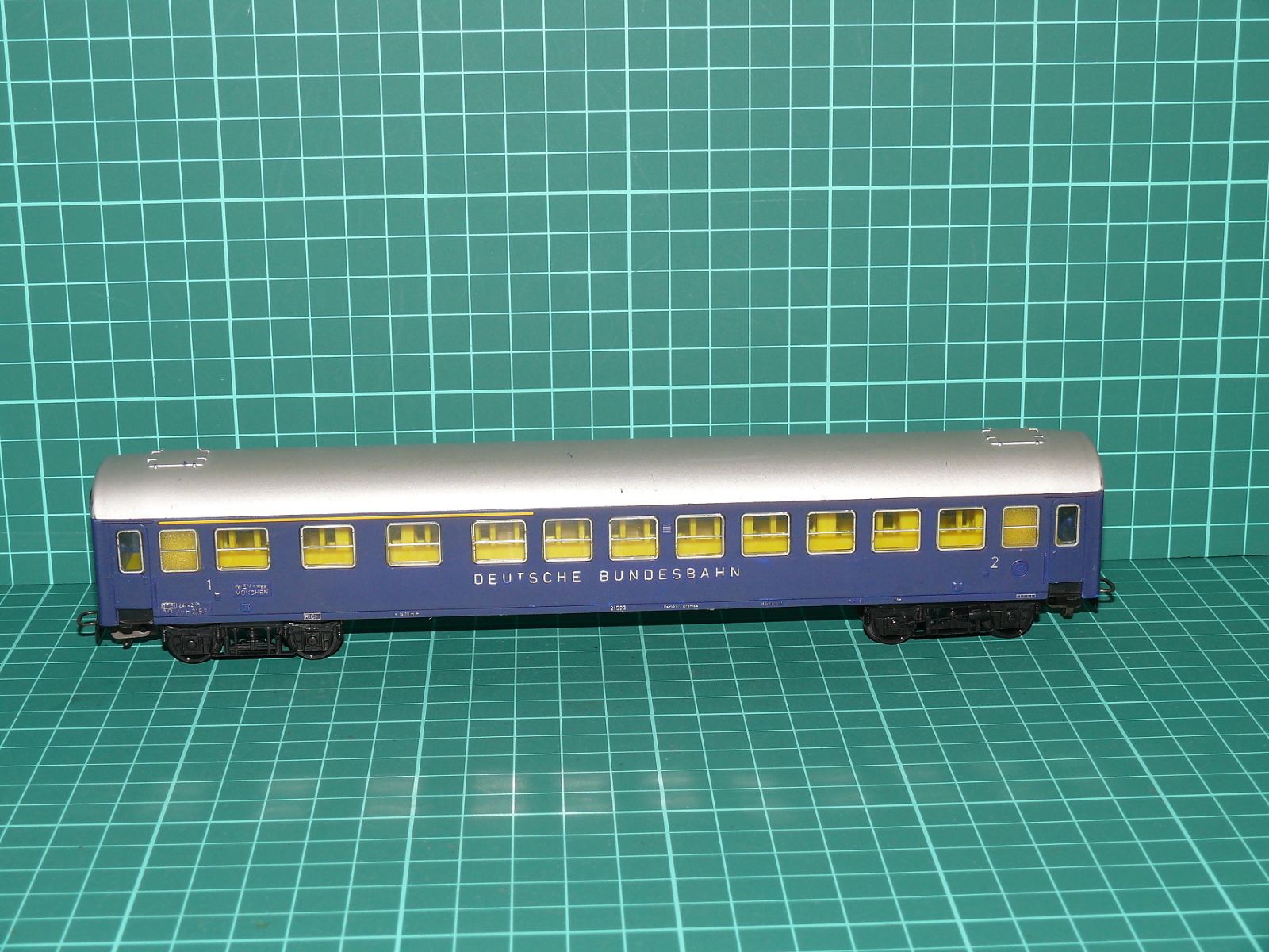 Kleinbahn H0 – Čtyřnápravový rychlíkový osobní vůz AB4üm (1./2. tř.) "DEUTSCHE BUNDESBAHN" DB (modrý, Ep. III) – H0