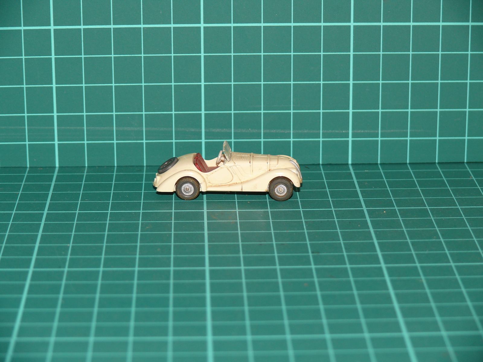 Preiser / Praliné - BMW 328 Roadster / Cabriolet (slonová kost / krémová) – H0
