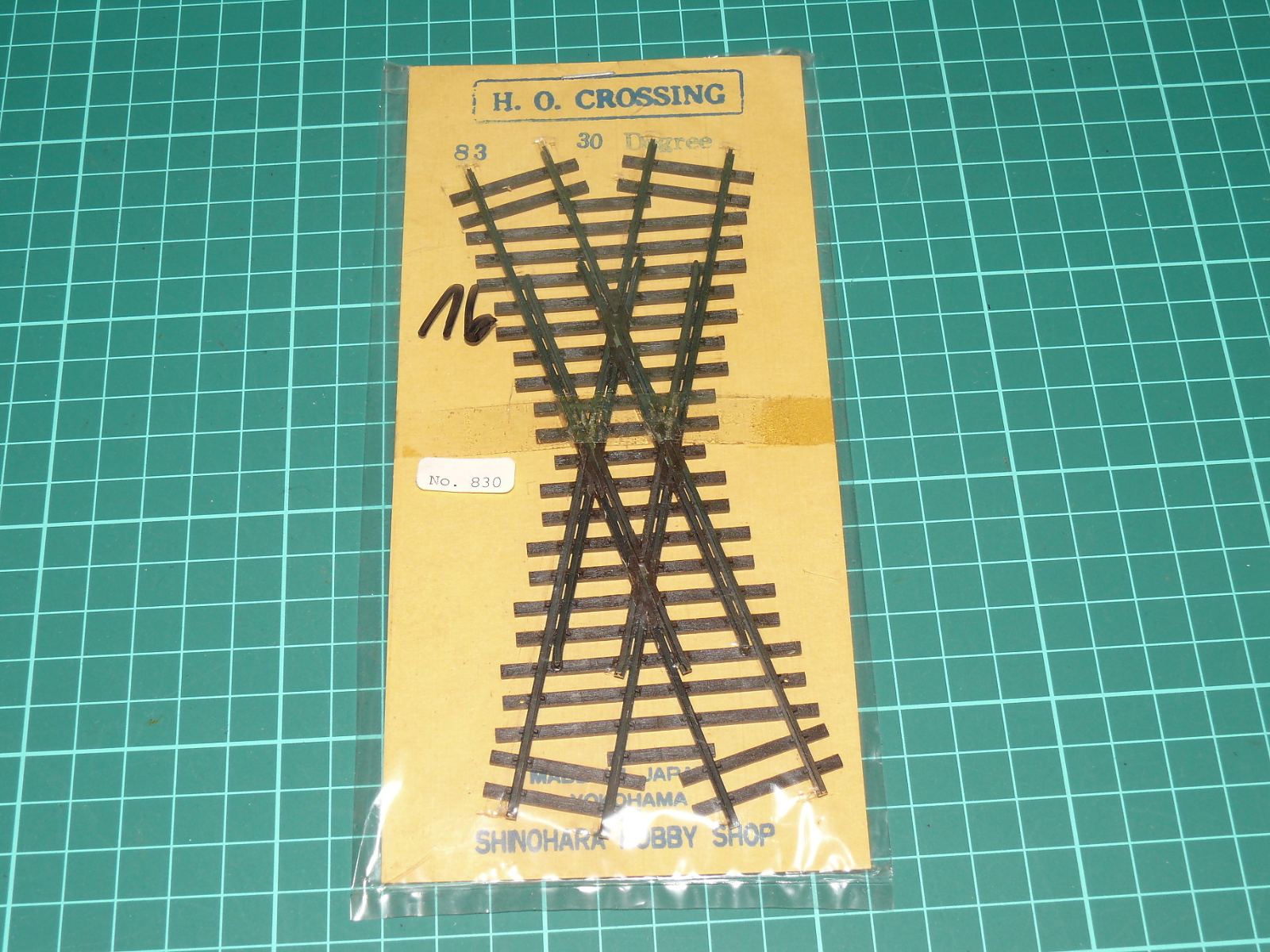 Shinohara H0 – Kolejové křížení 30° Code 83 (No. 830, Made in Japan, nové v balení) – H0