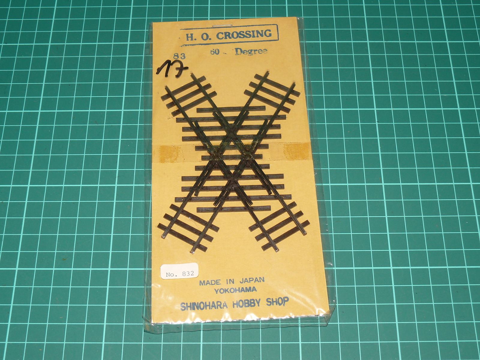 Shinohara H0 – Kolejové křížení 60° Code 83 (No. 832, Made in Japan, nové v balení) – H0