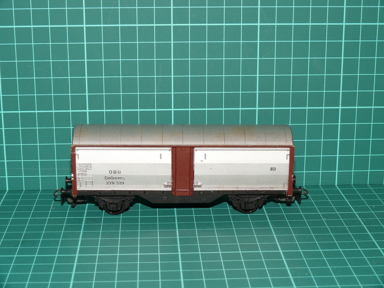 Kleinbahn H0 338 – Dvounápravový krytý nákladní vůz Golmms ÖBB – H0