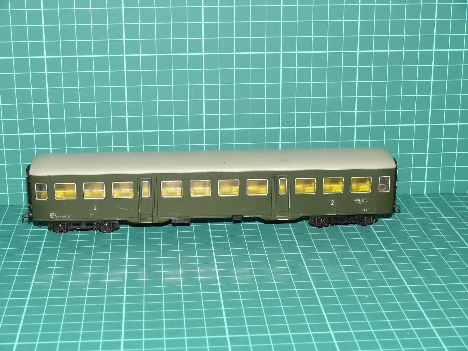 Kleinbahn H0 389 – Čtyřnápravový příměstský / osobní vůz B4püh 2. třídy ÖBB "Mitteleinstiegswagen" – H0