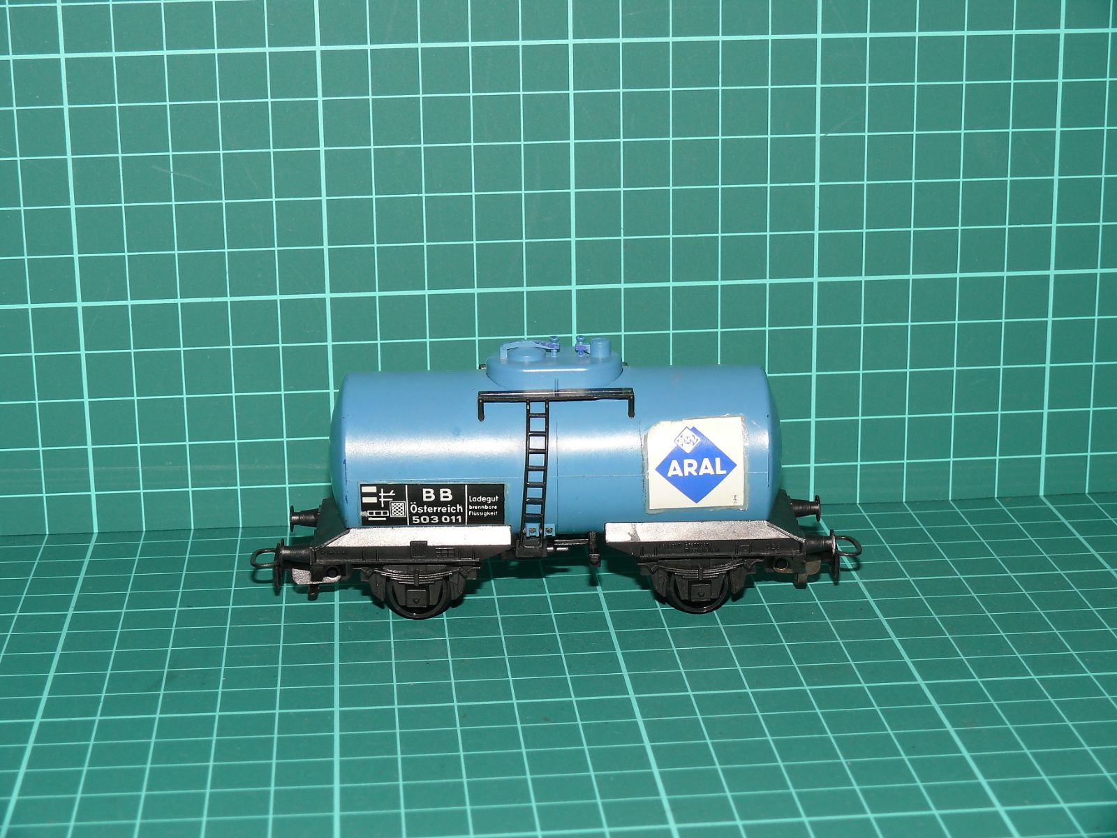 Kleinbahn H0 310 – Dvounápravový cisternový vůz ARAL (BB Österreich) – H0