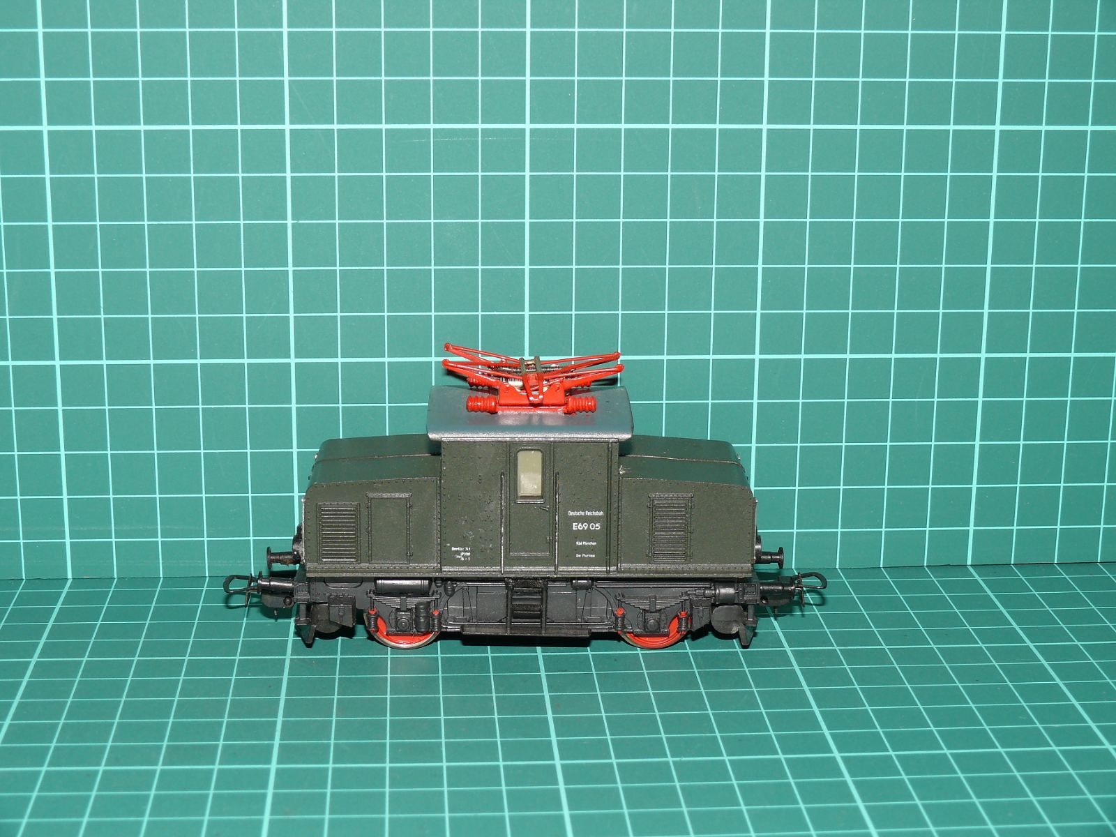 Piko H0 (vintage NDR) – Elektrická lokomotiva řady E69 "Krokodýlek" DR (E69 05) – H0