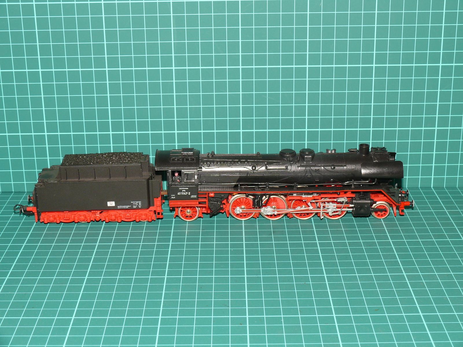 Piko H0 – Těžká rychlíková parní lokomotiva s tendrem BR 41 Reko DR (41 1147-2) – H0