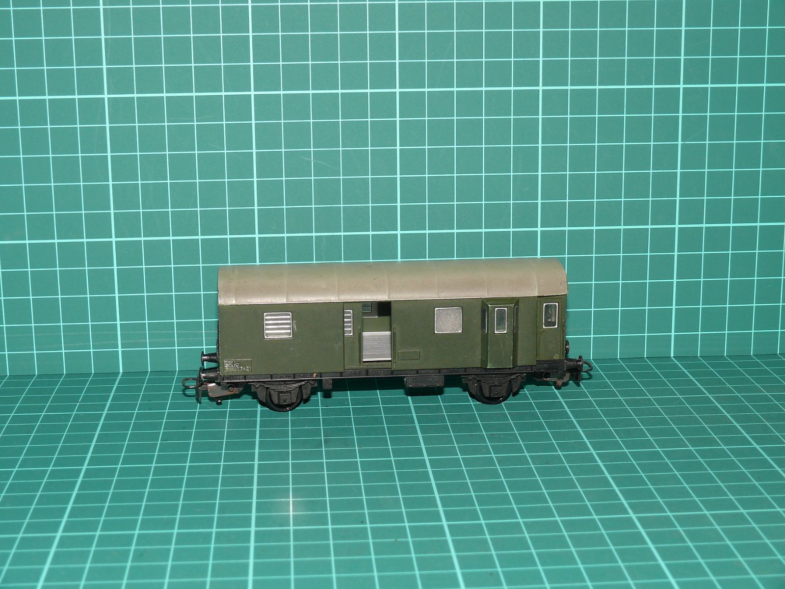 Kleinbahn H0 – Dvounápravový služební / zavazadlový vůz Pw4ü ÖBB (Pw 67621) – H0