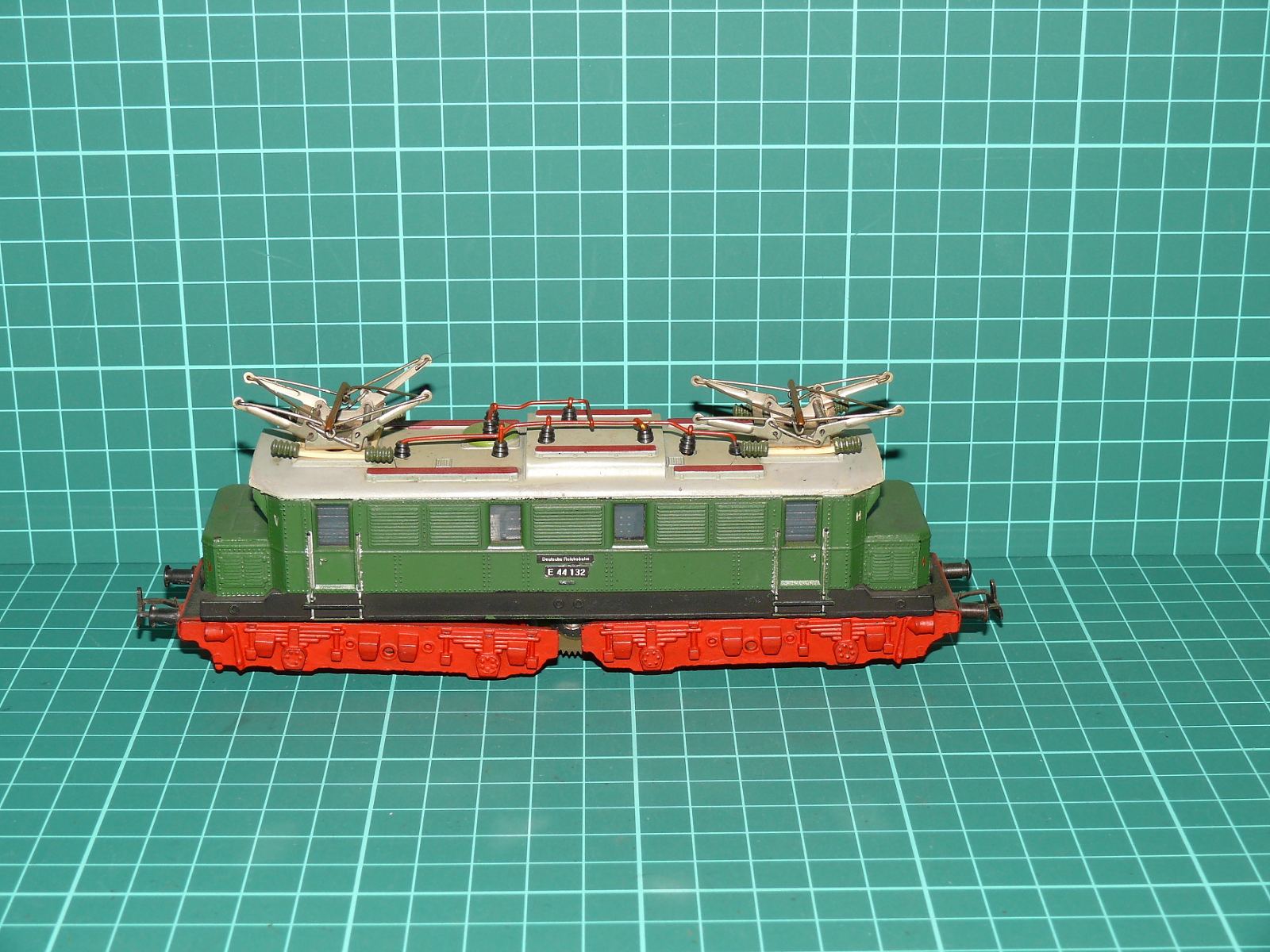 PIKO H0 – Elektrická lokomotiva řady E 44 DR (E 44 132) – Zelený nátěr – H0
