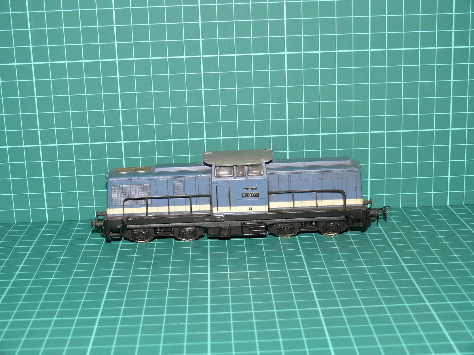 Gützold   H0 – Dieselhydraulická lokomotiva řady V 100 DR (V 100 001) – Modrý prototypový nátěr – H0