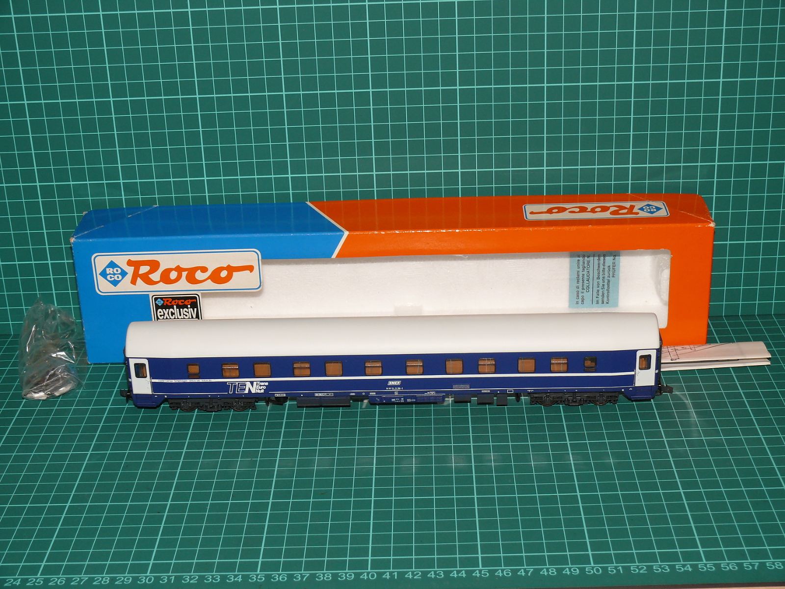 Roco H0 – Čtyřnápravový lůžkový vůz typu T2s "TEN / Trans Euro Nuit" SNCF (44840 / 1:87 exact) – H0
