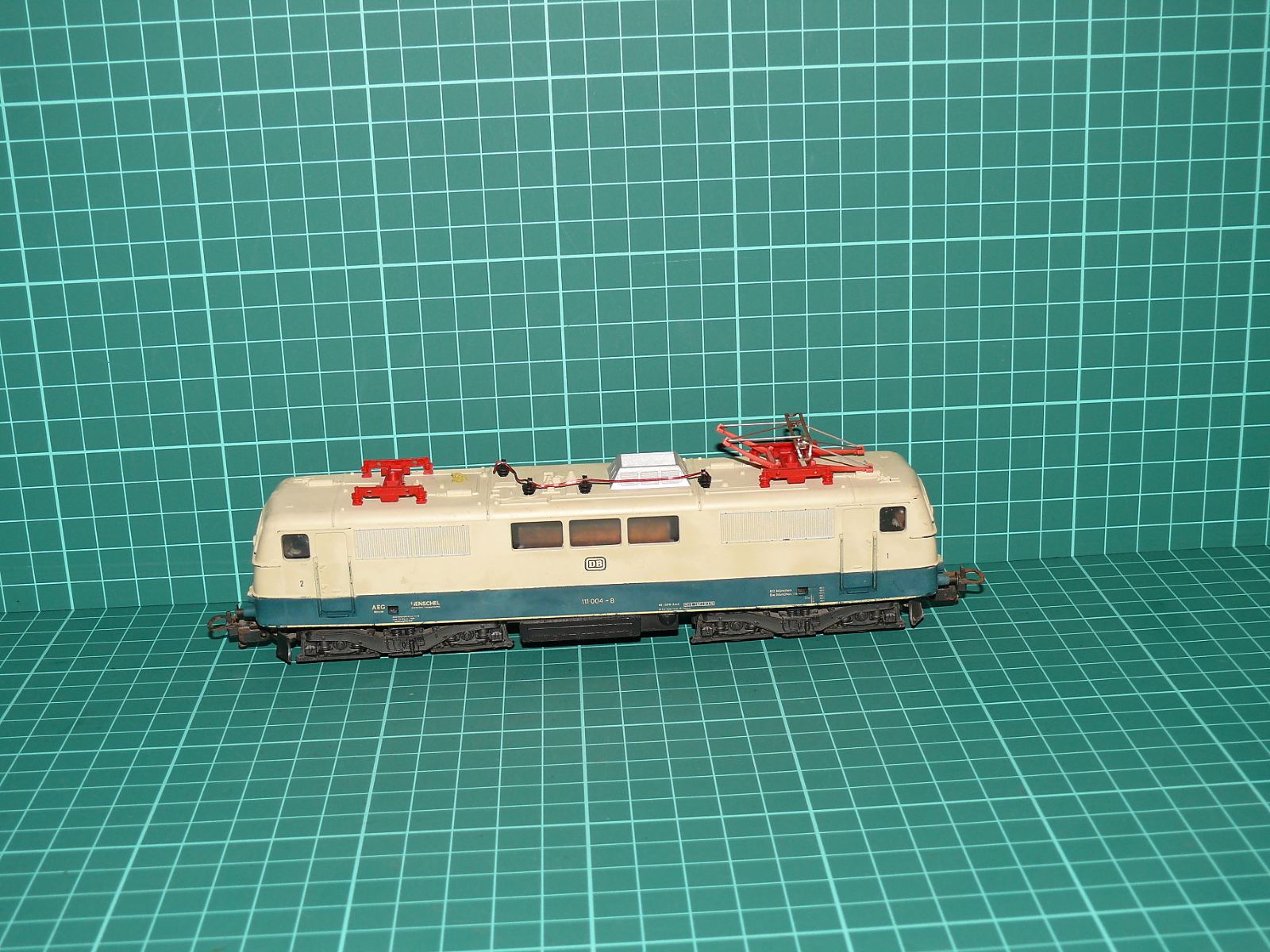 Lima H0 – Elektrická lokomotiva řady BR 111 DB (111 004-8) – Tyrkysovo-krémový nátěr – H0