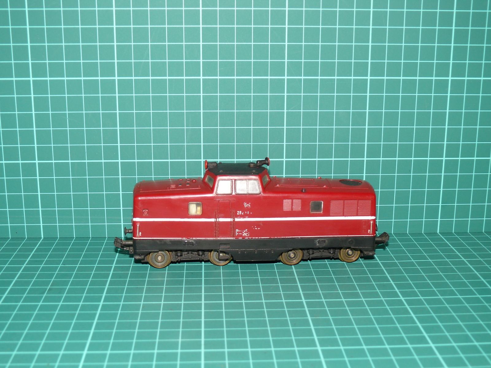 Lima H0 – Dieselhydraulická lokomotiva řady BR 280 / V 80 DB (280 004-3) – Purpurově červený nátěr – H0