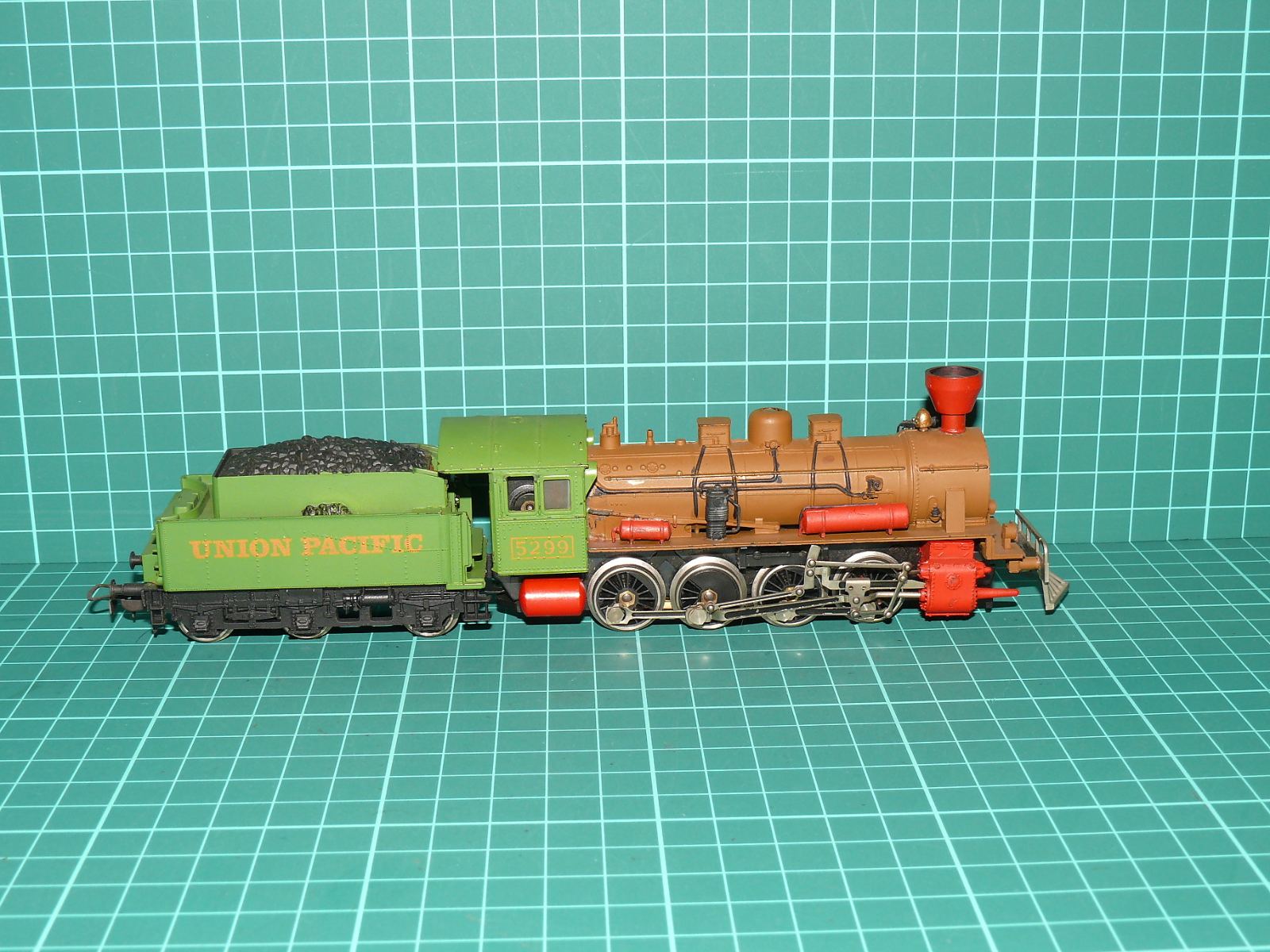 PIKO H0 – Americká parní lokomotiva 0-8-0 s tendrem "UNION PACIFIC" (5299 / "Oldtimer") – H0
